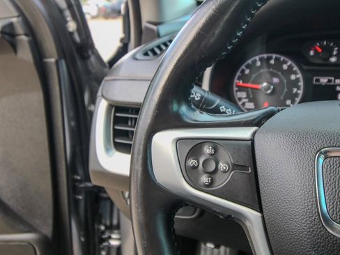 Used 2018 GMC Terrain SLE w/ Driver Convenience Package AWD/4WD image 18