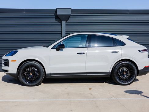 Certified 2026 Porsche Cayenne Coupe AWD/4WD image 2