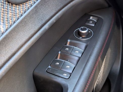 Used 2023 Alfa Romeo Stelvio Estrema image 36