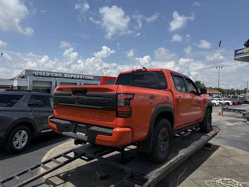 Used 2025 Nissan Frontier PRO-4X w/ Tow Package AWD/4WD image 13
