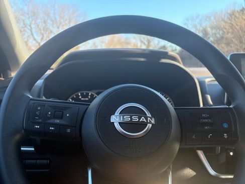 Used 2023 Nissan Rogue SV image 23