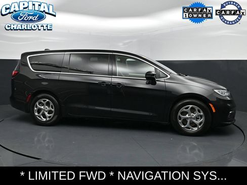 Used 2024 Chrysler Pacifica Limited FWD image 28