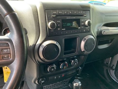 Used 2018 Jeep Wrangler Sport AWD/4WD image 24