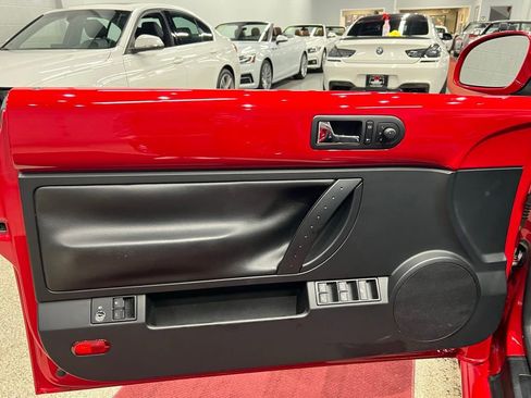 Used 2009 Volkswagen Beetle S image 20