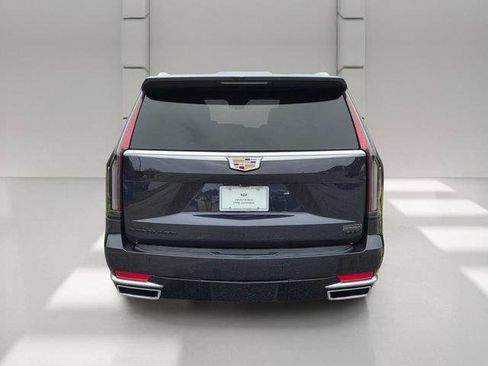 Certified 2023 Cadillac Escalade Premium Luxury AWD/4WD image 4
