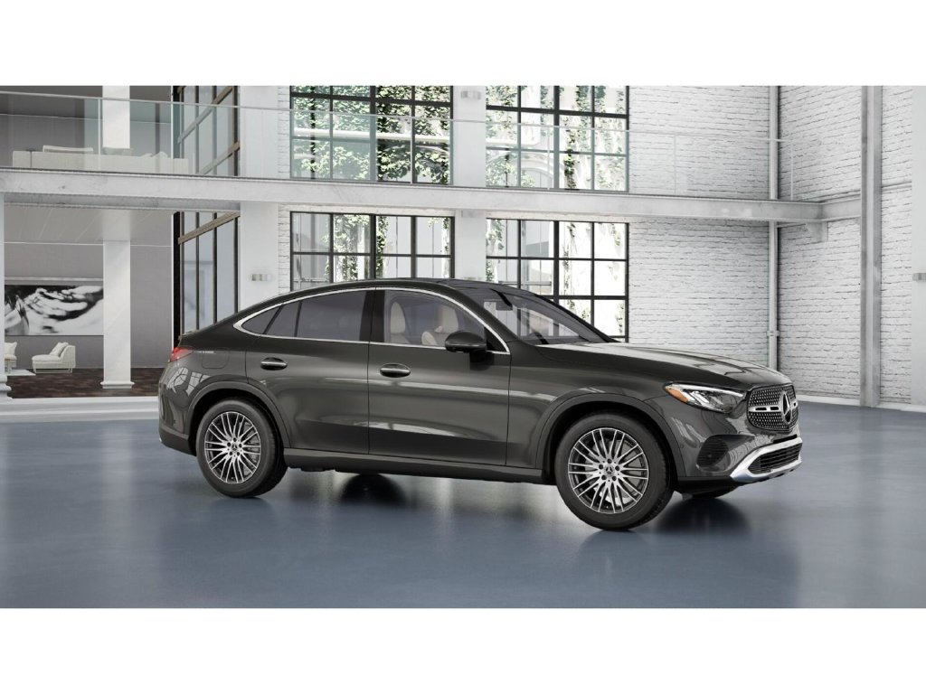 Used 2025 Mercedes-Benz GLC 300 4MATIC image 13