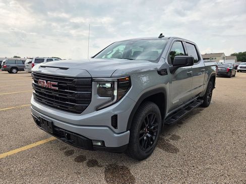 Used 2024 GMC Sierra 1500 Elevation AWD/4WD image 11