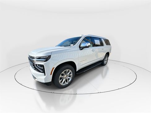 New 2026 Chevrolet Suburban Premier image 4