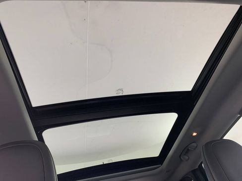 Used 2019 Jeep Cherokee Latitude Plus w/ Comfort/Convenience Group AWD/4WD image 41
