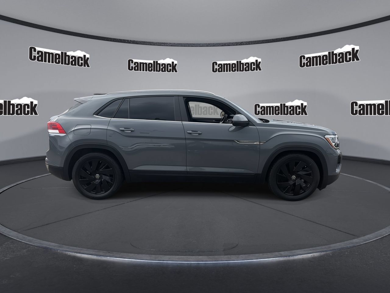 Used 2024 Volkswagen Atlas Cross Sport SE FWD image 8