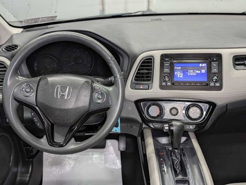 Used 2019 Honda HR-V LX image 5