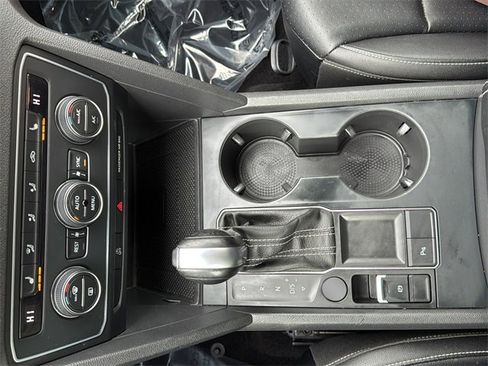 Used 2021 Volkswagen Atlas SE w/ Towing Package image 31