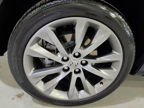 Certified 2022 Buick Envision Avenir w/ Technology Package II image 10