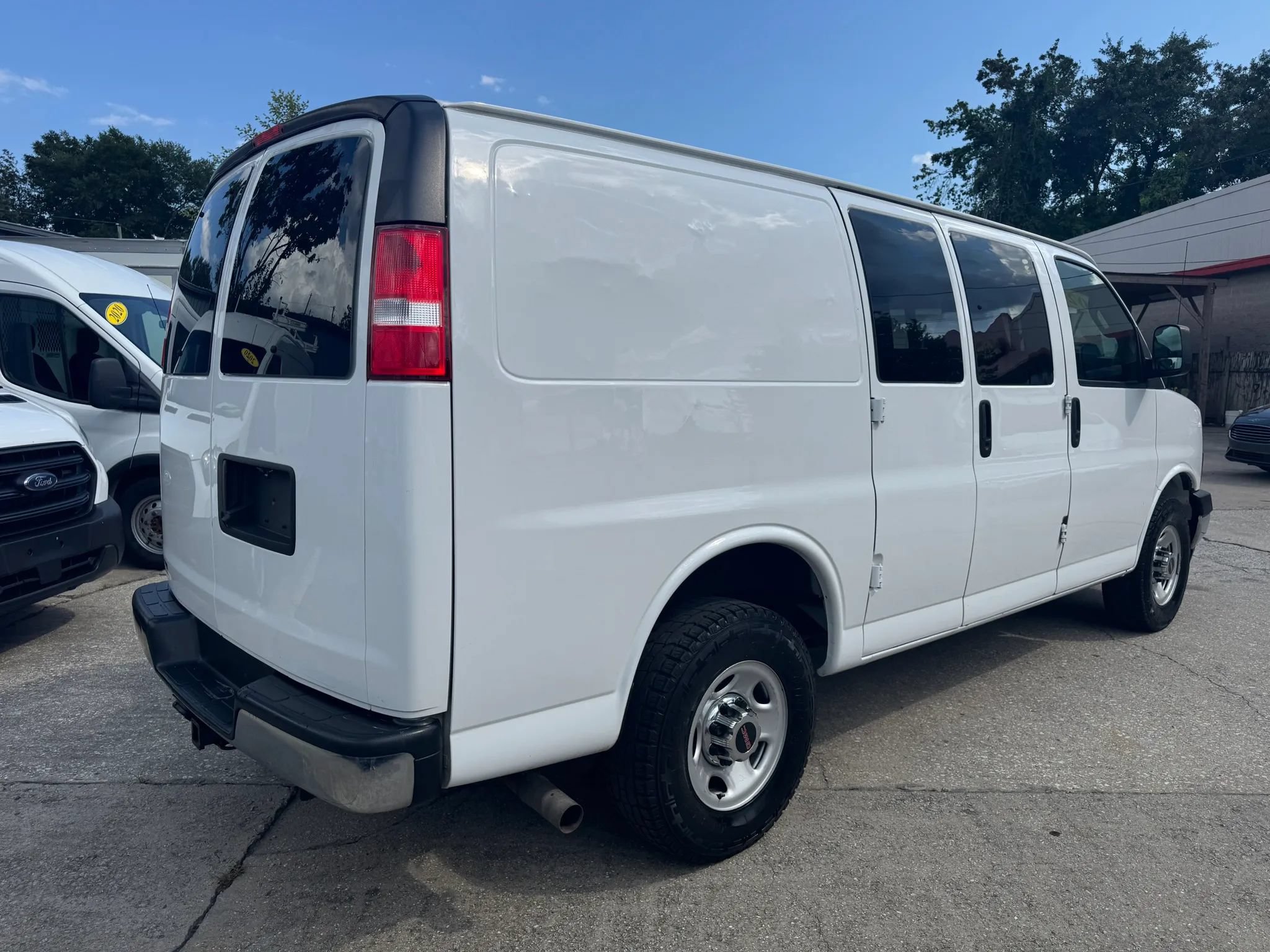 Used 2021 GMC Savana 2500 w/ Driver Convenience Package RWD image 12
