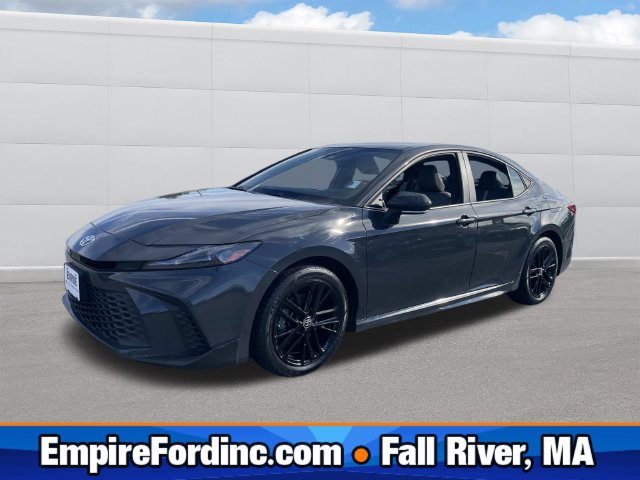 Used 2025 Toyota Camry SE AWD/4WD image 1