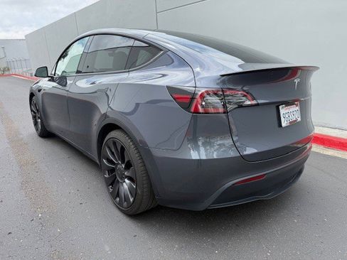 Used 2023 Tesla Model Y Performance image 4