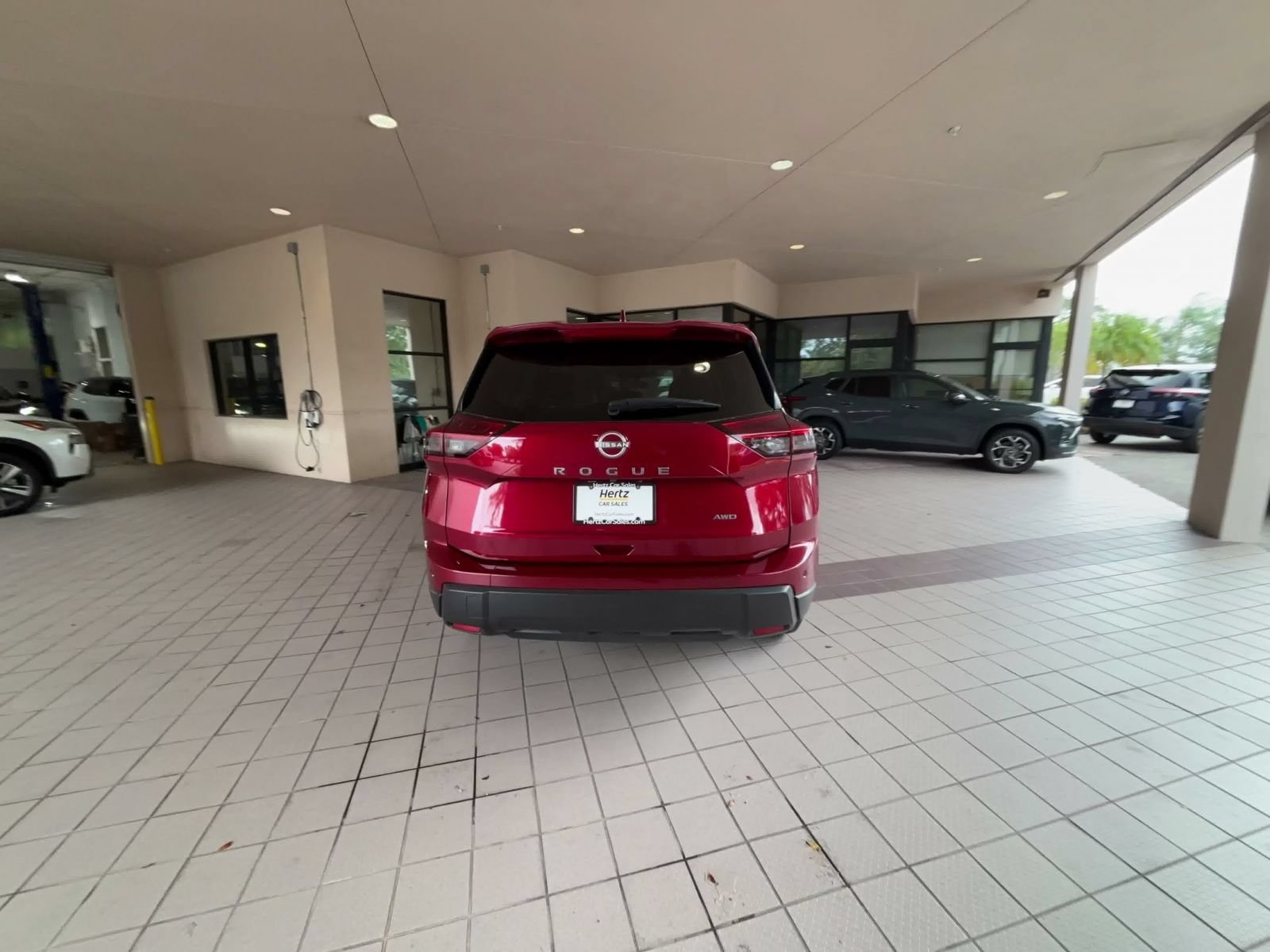 Used 2025 Nissan Rogue SV AWD/4WD image 12