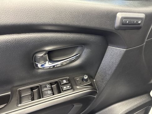 Used 2023 Nissan Titan PRO-4X w/ Pro-4x Convenience Package AWD/4WD image 10