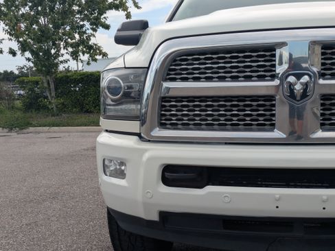 Used 2018 RAM 3500 Laramie w/ Sport Appearance Group AWD/4WD image 10