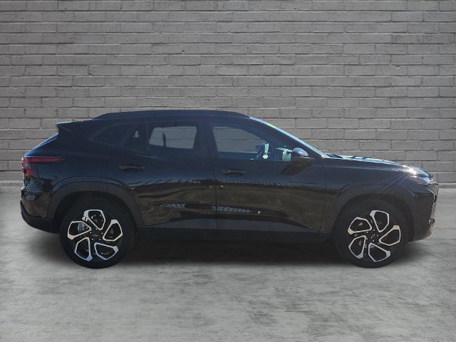 Used 2025 Chevrolet Trax RS w/ Sunroof Package FWD image 7