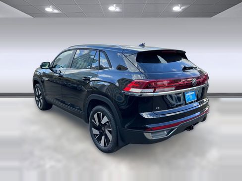 New 2026 Volkswagen Atlas Cross Sport SE image 2