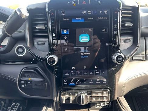 Used 2024 RAM 2500 Limited AWD/4WD image 19