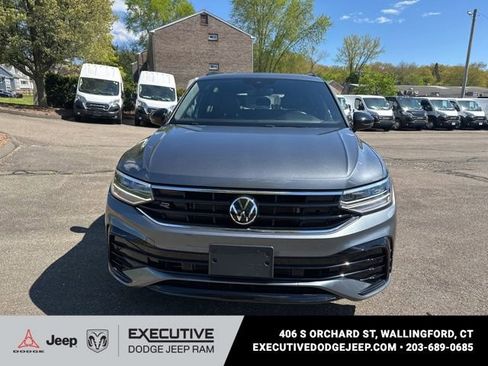 Used 2023 Volkswagen Tiguan SE R-Line AWD/4WD image 7