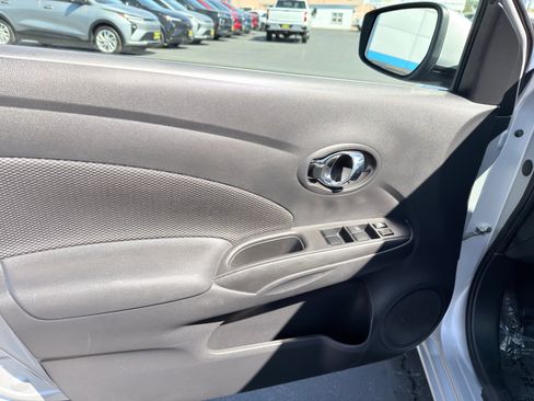 Used 2019 Nissan Versa SV image 20