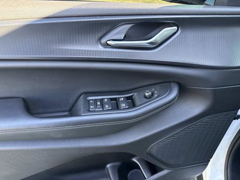 Used 2024 Jeep Grand Cherokee Altitude image 17