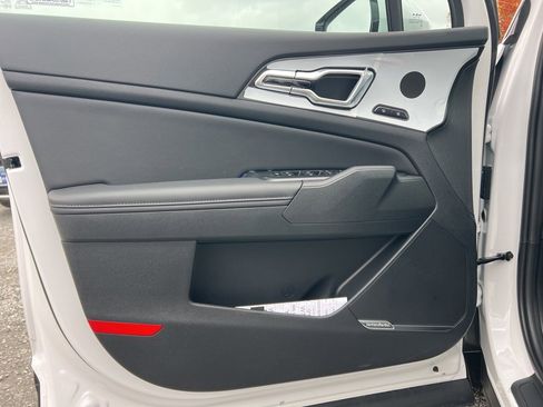New 2026 Kia Sportage SX image 8