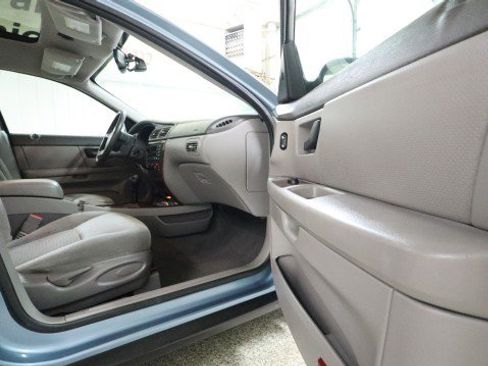 Used 2007 Ford Taurus SEL FWD image 10