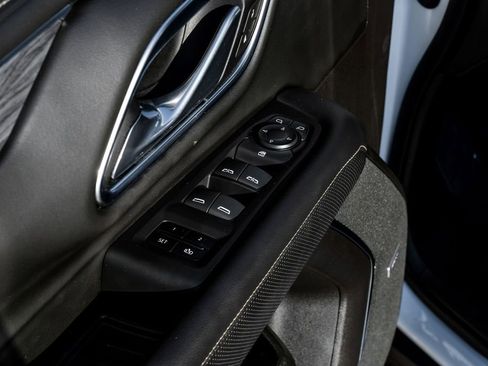 Used 2021 GMC Yukon XL SLT image 46