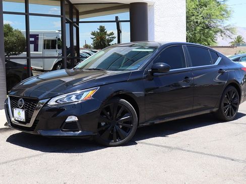 Used 2021 Nissan Altima 2.5 SR FWD image 2