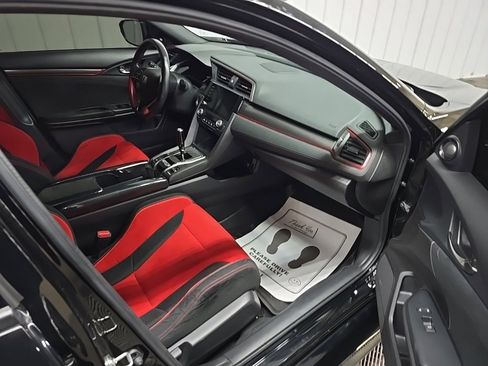 Used 2019 Honda Civic Type R image 15