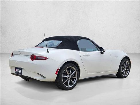 Used 2022 MAZDA MX-5 Miata Grand Touring w/ Weather Package RWD image 5