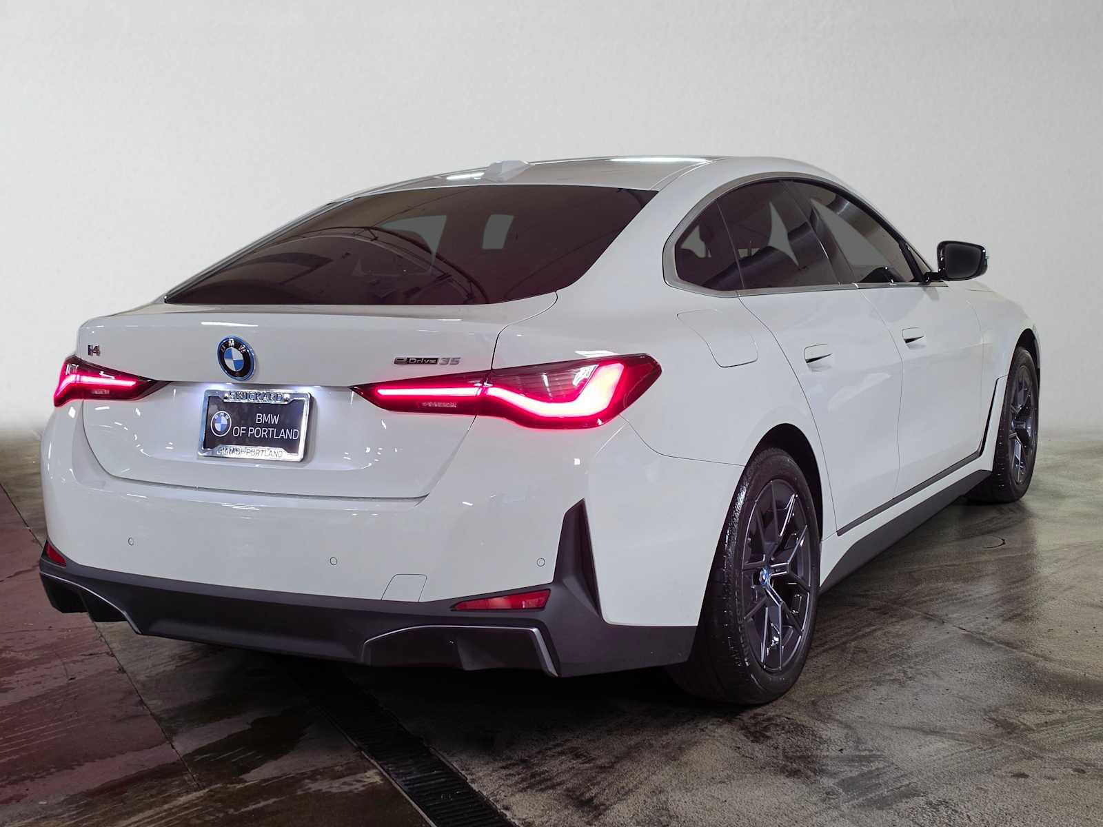 Used 2023 BMW i4 eDrive35 w/ Premium Package RWD image 3