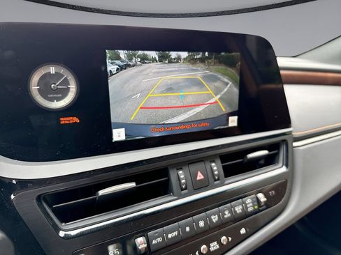 Used 2025 Lexus ES 350 w/ Premium Package FWD image 24