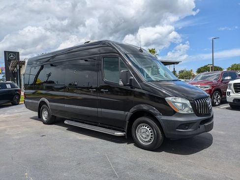 Used 2017 Mercedes-Benz Sprinter 3500 image 3