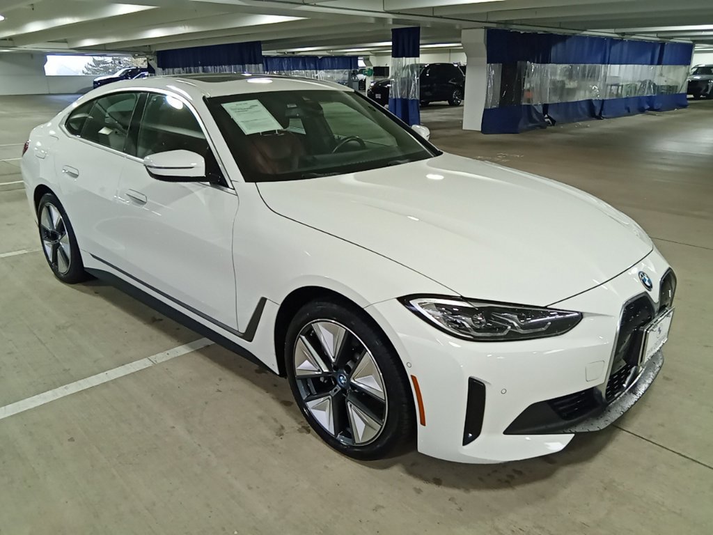 Used 2024 BMW i4 eDrive35 w/ Premium Package RWD image 3