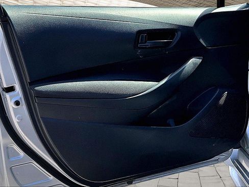 Used 2022 Toyota Corolla LE image 16