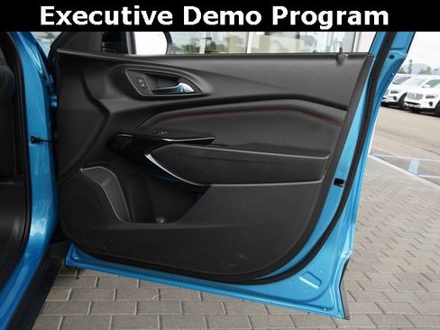 Used 2025 Chevrolet Trax RS w/ Driver Confidence Package image 18