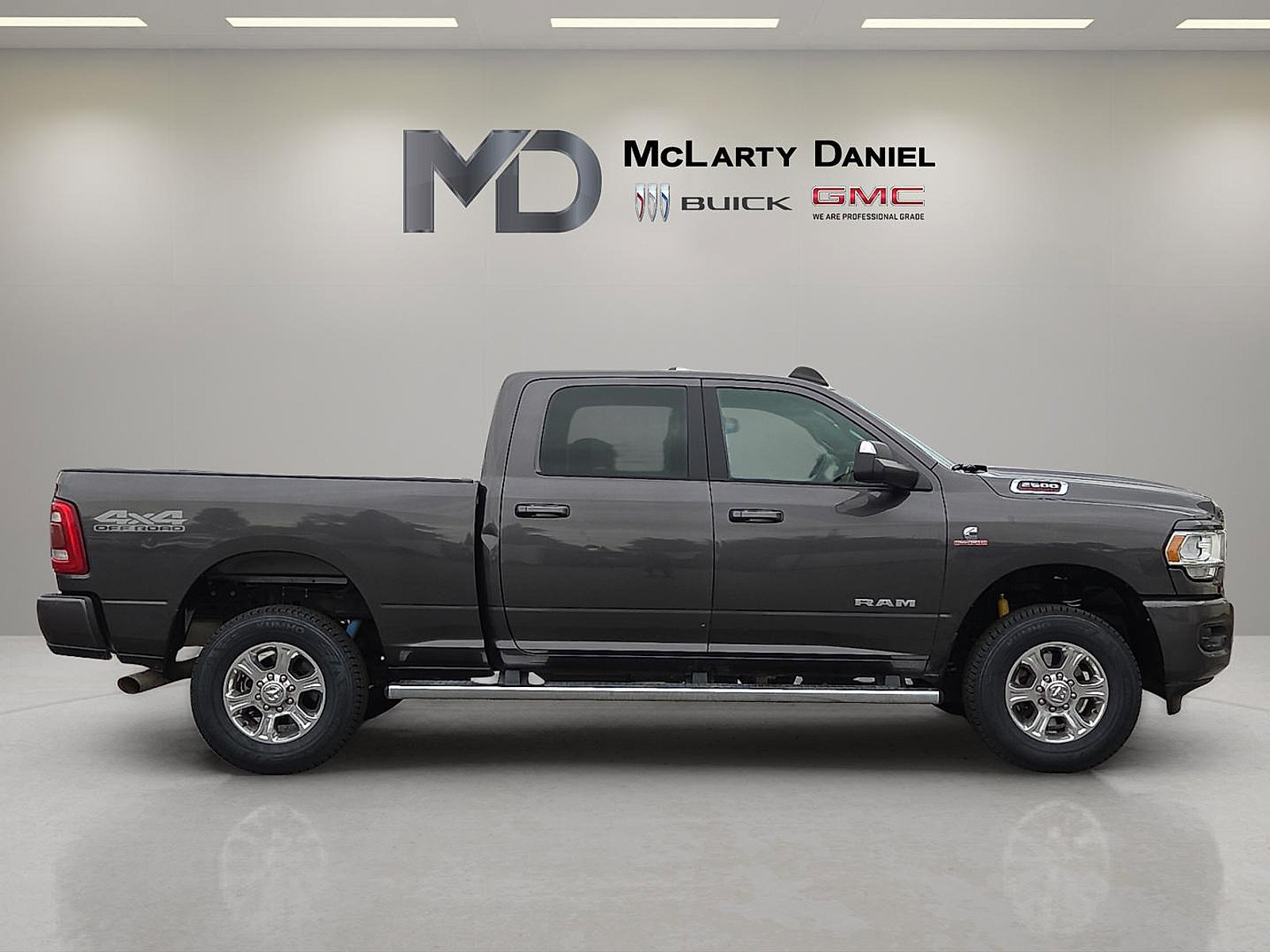 Used 2020 RAM 2500 Big Horn w/ Level 2 Equipment Group AWD/4WD image 15
