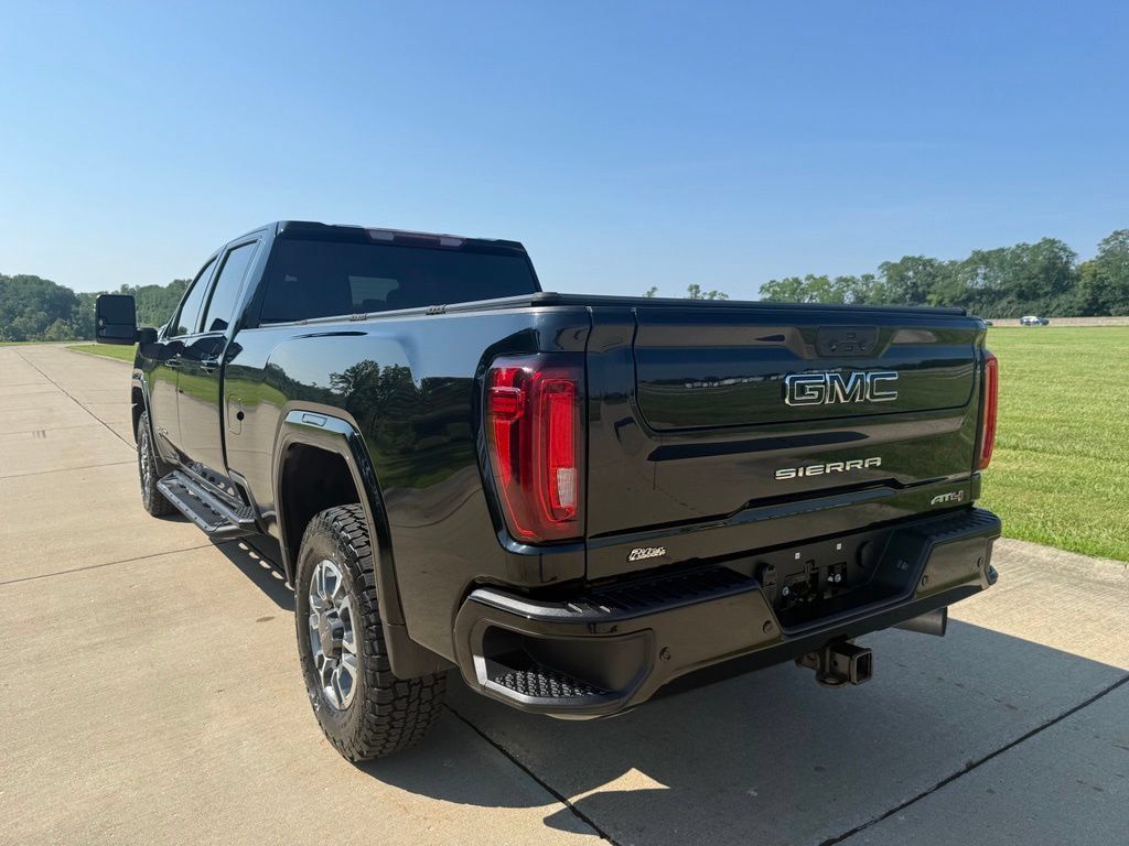 Used 2022 GMC Sierra 2500 AT4 w/ Driver Alert Package I AWD/4WD image 9