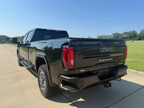 Used 2022 GMC Sierra 2500 AT4 AWD/4WD image 9