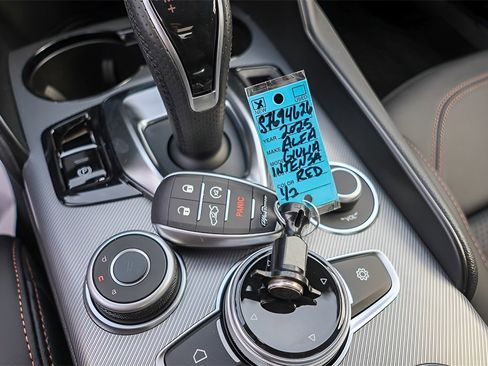 New 2025 Alfa Romeo Giulia Intensa w/ Driving Assist Package image 31