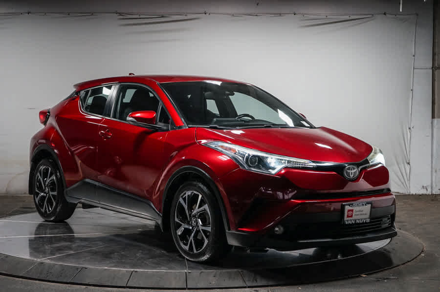 Used 2018 Toyota C-HR XLE FWD image 6