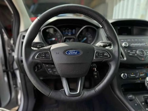 Used 2018 Ford Focus SE w/ Cold Weather Package image 18