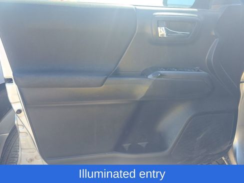 Used 2023 Toyota Tacoma TRD Off-Road image 9