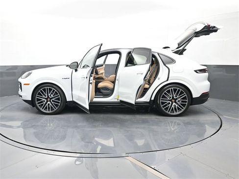 New 2026 Porsche Cayenne E-Hybrid Coupe image 30