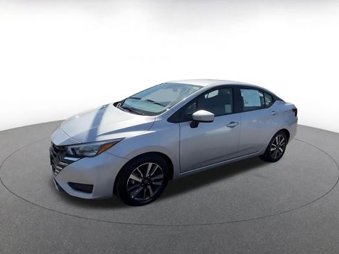 Used 2025 Nissan Versa SV FWD image 8
